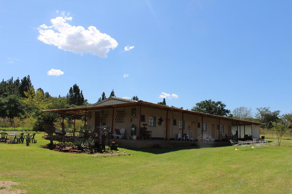 Drakensberg Bush Lodge And Backpackers Уинтъртън Екстериор снимка