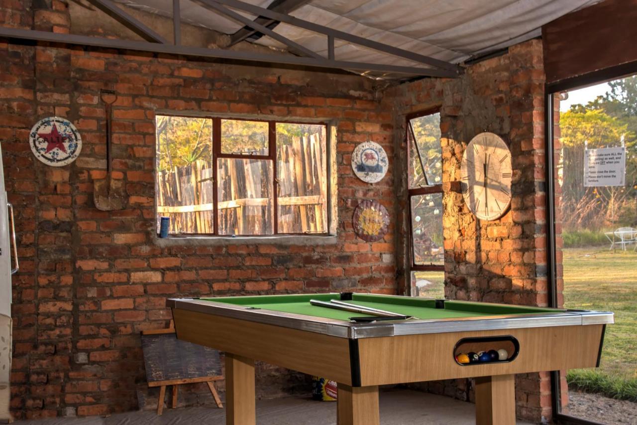 Drakensberg Bush Lodge And Backpackers Уинтъртън Екстериор снимка