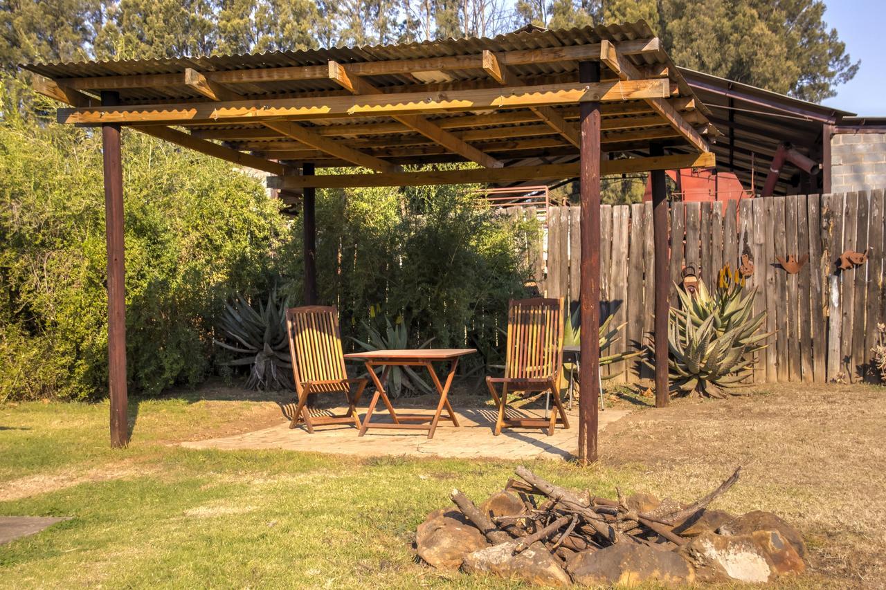 Drakensberg Bush Lodge And Backpackers Уинтъртън Екстериор снимка
