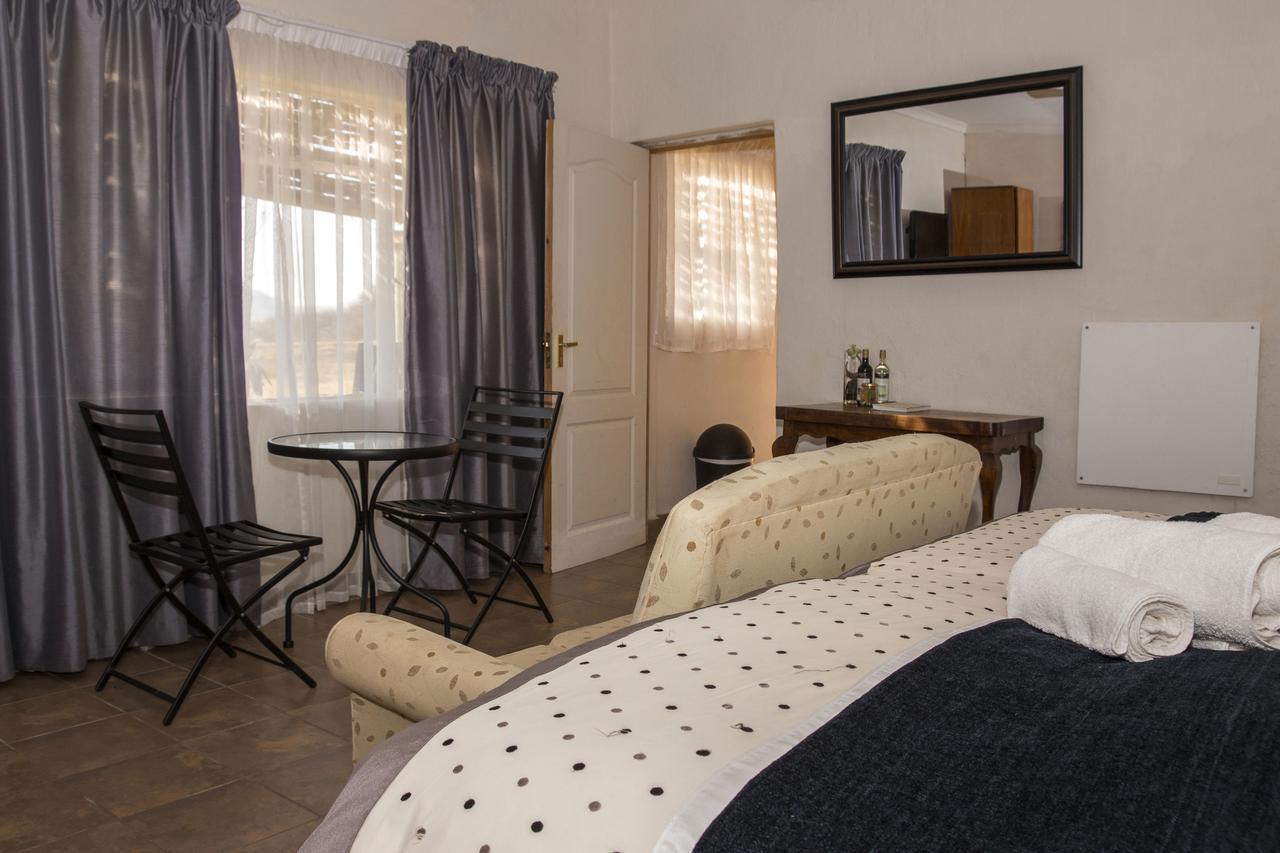 Drakensberg Bush Lodge And Backpackers Уинтъртън Екстериор снимка